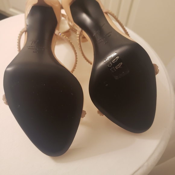 GIUSEPPE ZANOTTI Harmony Beige sz 8 - Picture 7 of 9